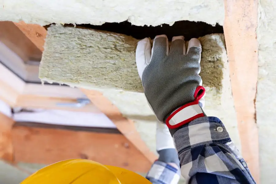Faced or unfaced insulation in basement ceiling: top 6 steps