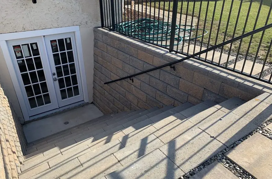 retaining wall walkout basement